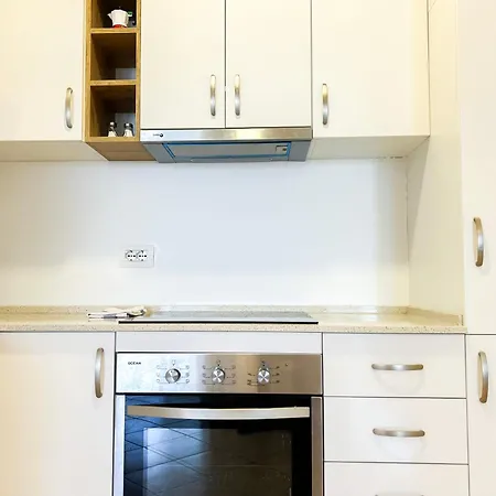 Ocean Whisper Escape E50 Apartment